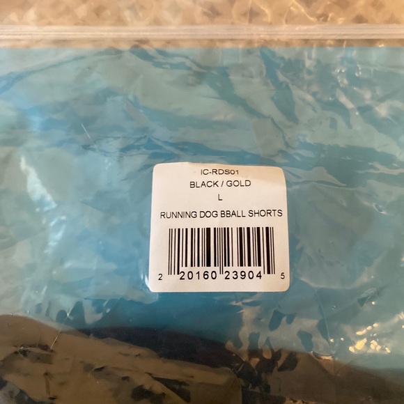 ICECREAM EXCLUSIVE RUNNING DOG BASKETBALL SHORTS - Picture 9 of 10